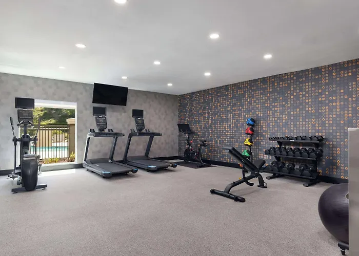 La Quinta By Wyndham Santa Clarita - Valencia